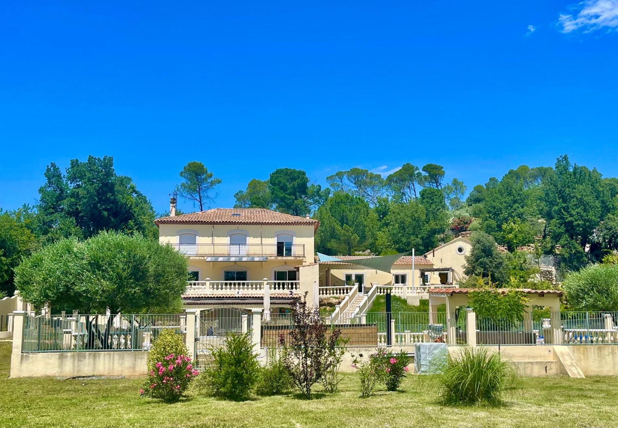 Les Terrasses De Valerian Brignoles Exterior foto